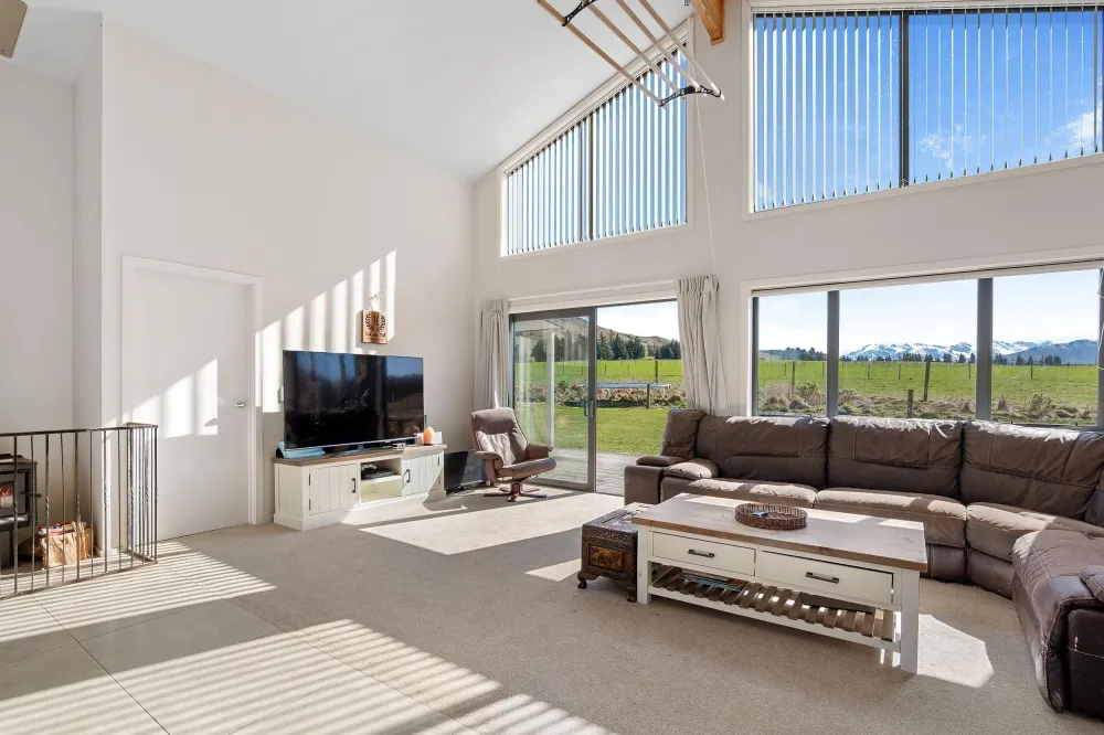 Photos of 405 Upper Downs Road