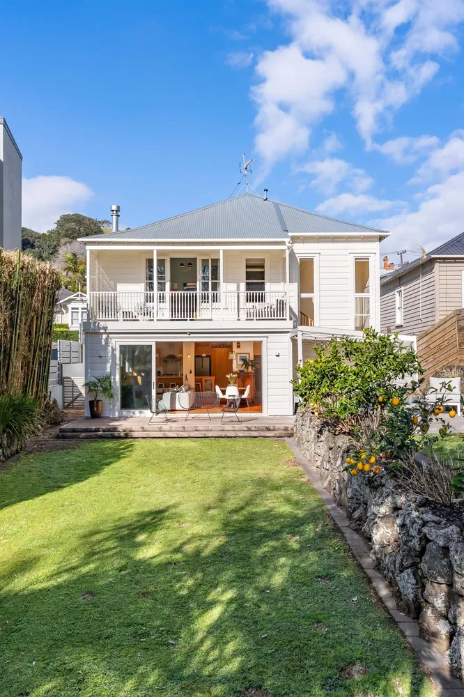 Photos of 51 Esplanade Road