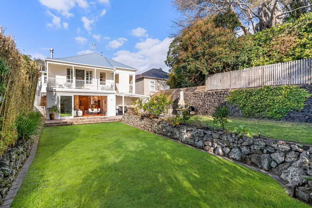 Photos of 51 Esplanade Road
