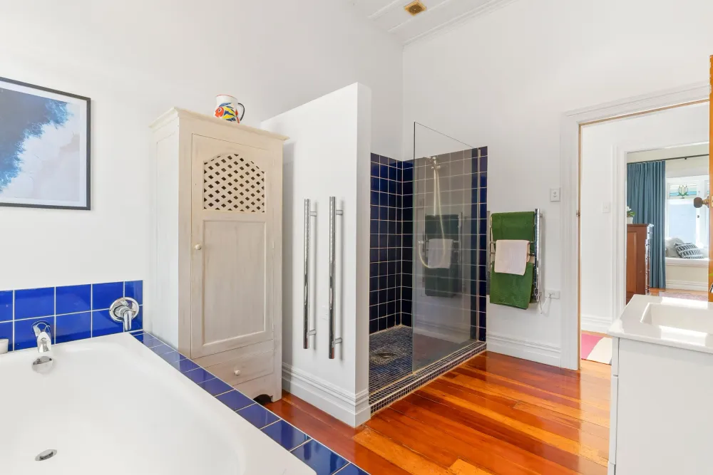Photos of 51 Esplanade Road