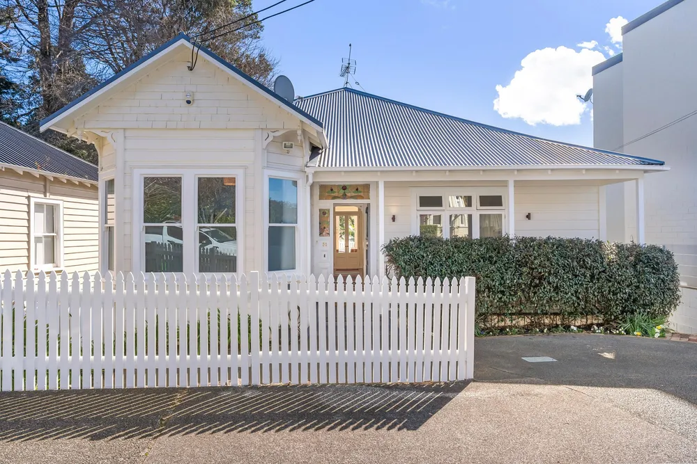 Photos of 51 Esplanade Road