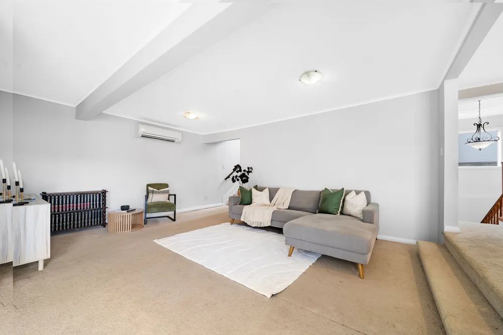 Photos of 83 Orakei Road
