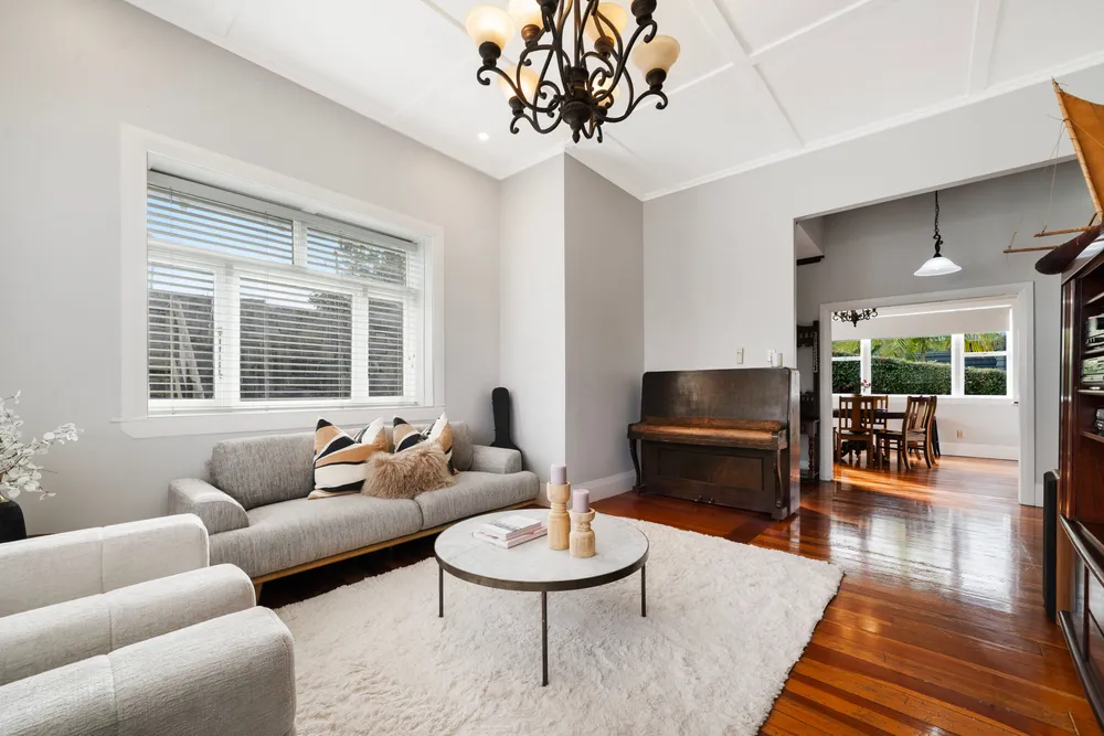 Photos of 83 Orakei Road