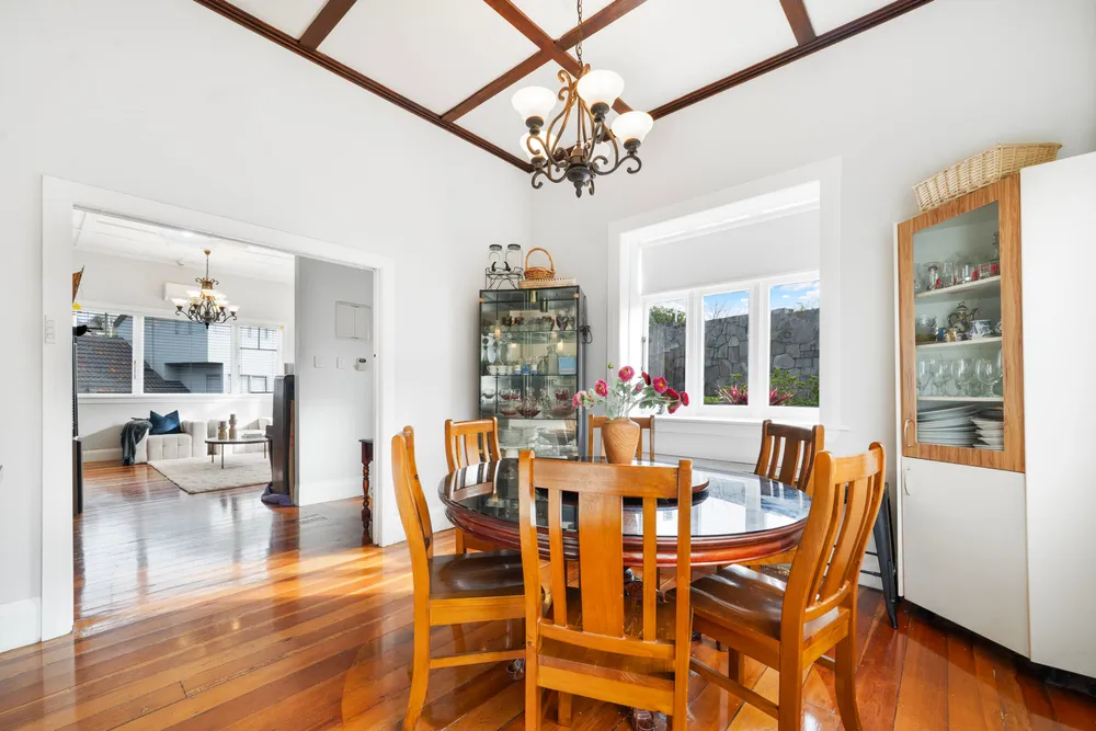 Photos of 83 Orakei Road