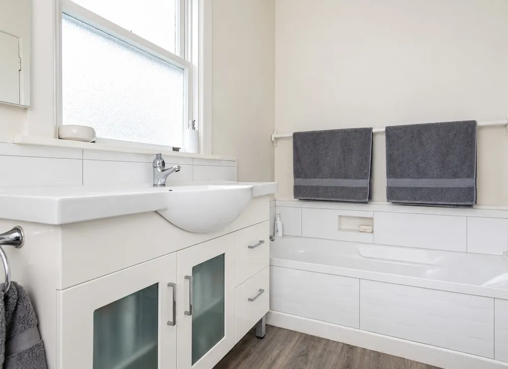 Photos of 262 Whitaker Street