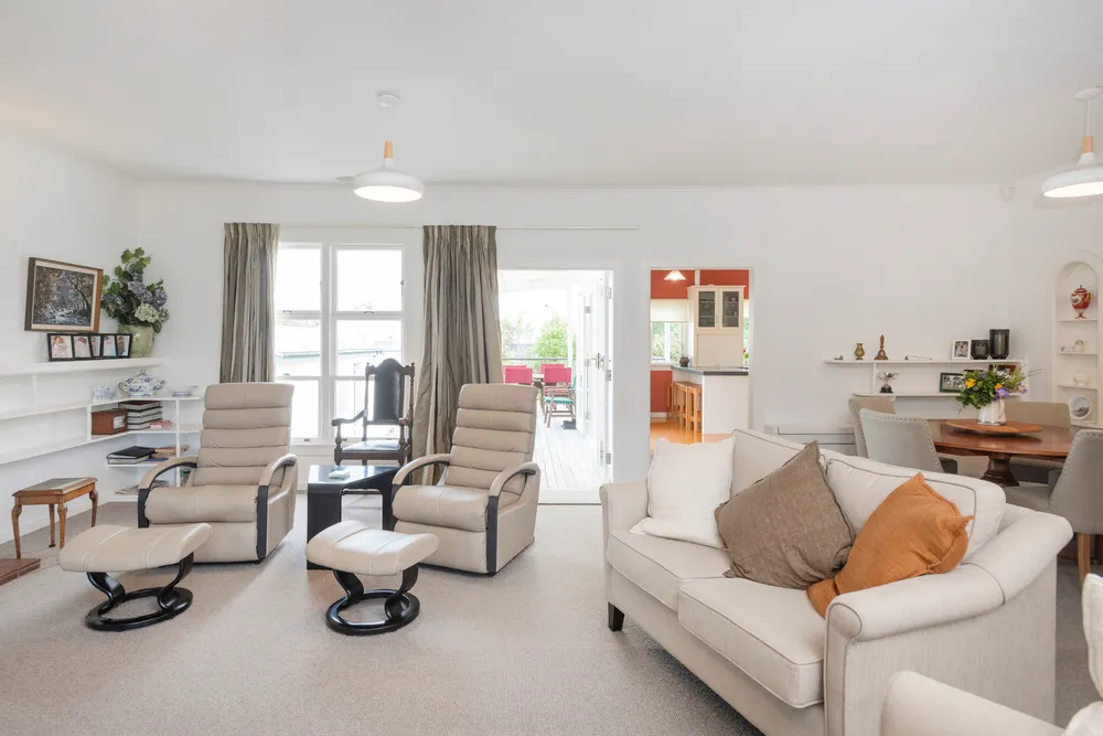 Photos of 262 Whitaker Street