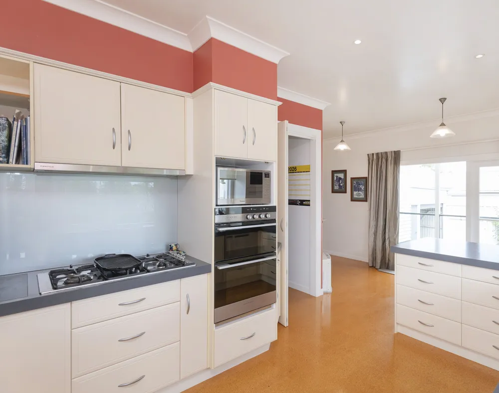 Photos of 262 Whitaker Street