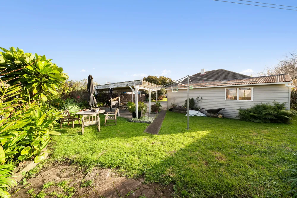 Photos of 65 Ashton Avenue