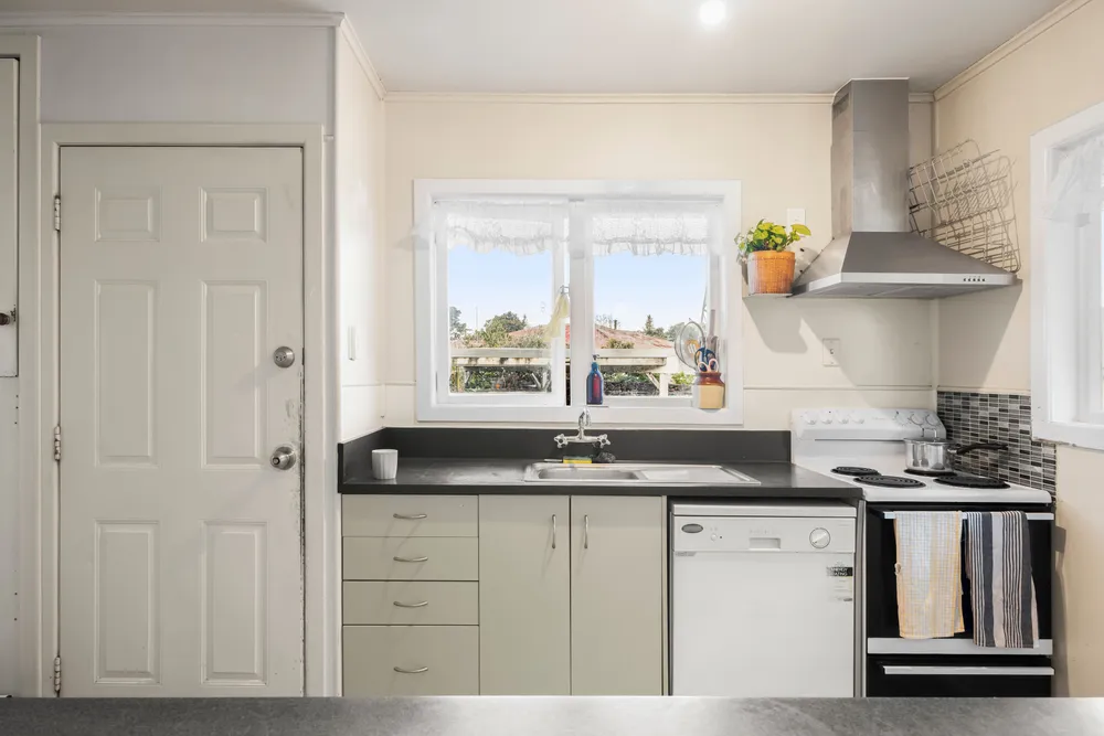 Photos of 65 Ashton Avenue