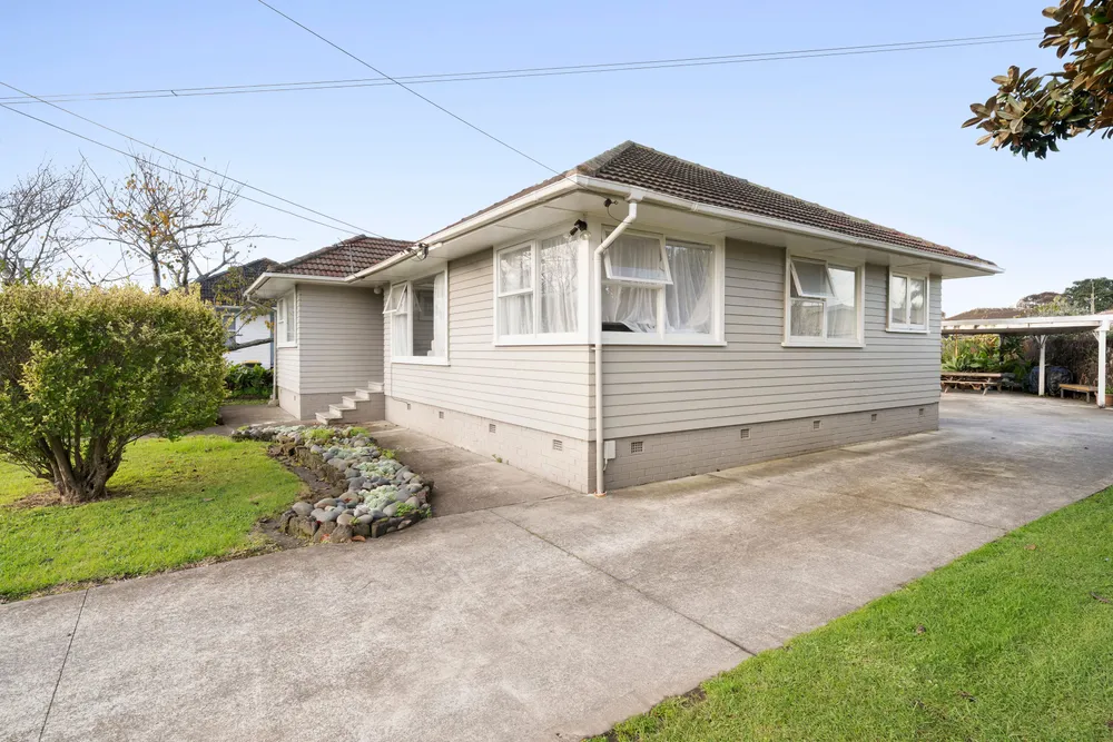 Photos of 65 Ashton Avenue