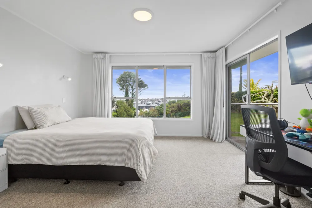 Photos of 24 John Dee Crescent