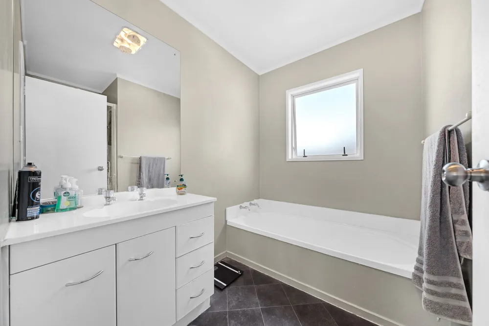 Photos of 2/161 Old Wairoa Road