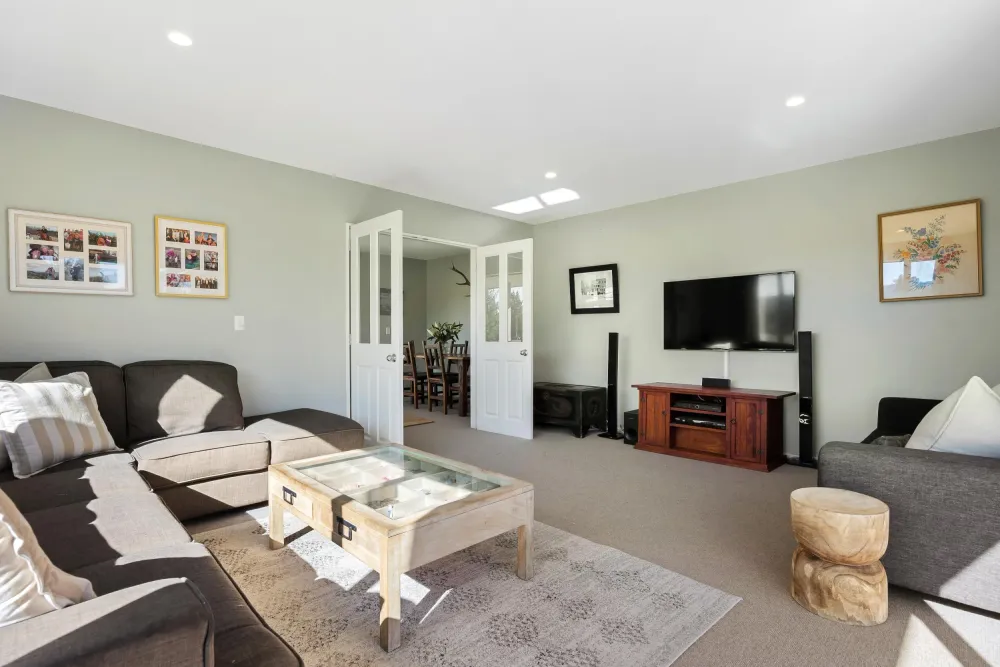Photos of 724 Loburn Whiterock Road