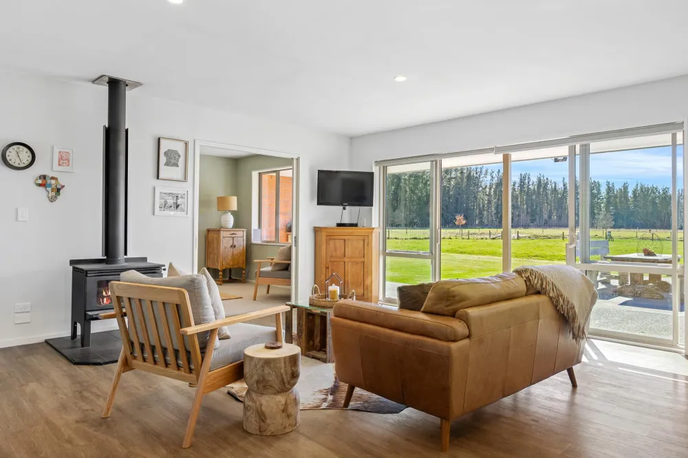 Photos of 724 Loburn Whiterock Road