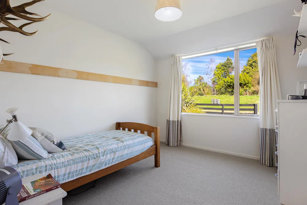 Photos of 724 Loburn Whiterock Road