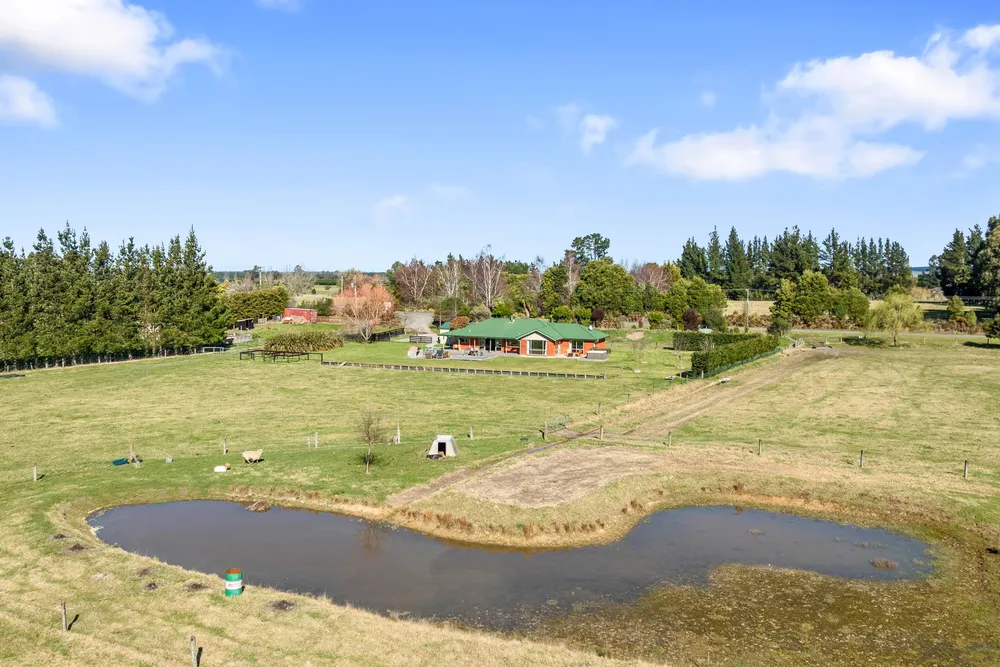 Photos of 724 Loburn Whiterock Road