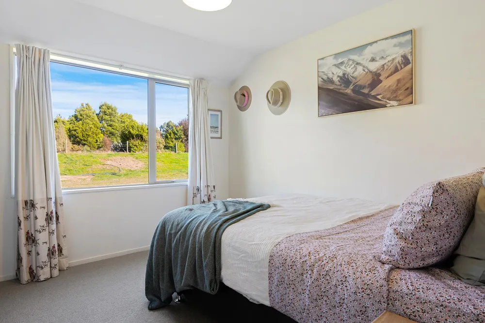 Photos of 724 Loburn Whiterock Road