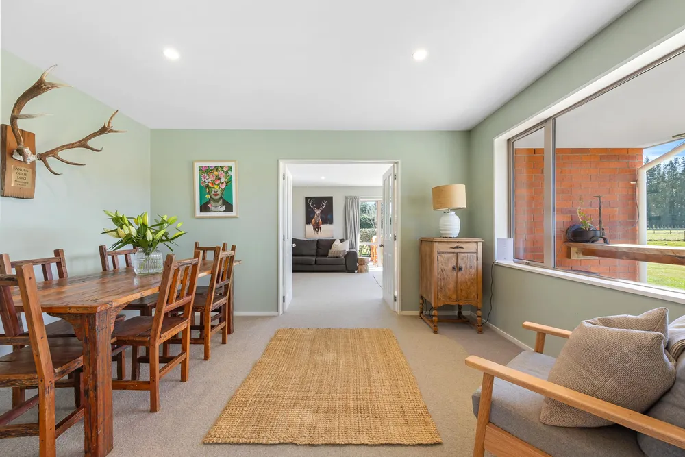 Photos of 724 Loburn Whiterock Road