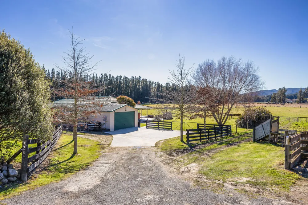 Photos of 724 Loburn Whiterock Road