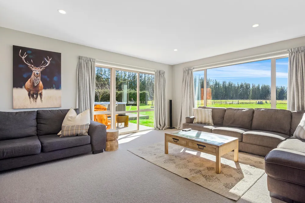 Photos of 724 Loburn Whiterock Road