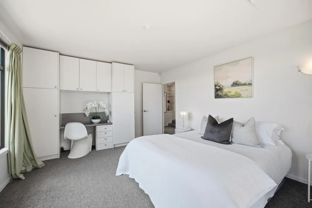 Photos of 100B Coates Avenue