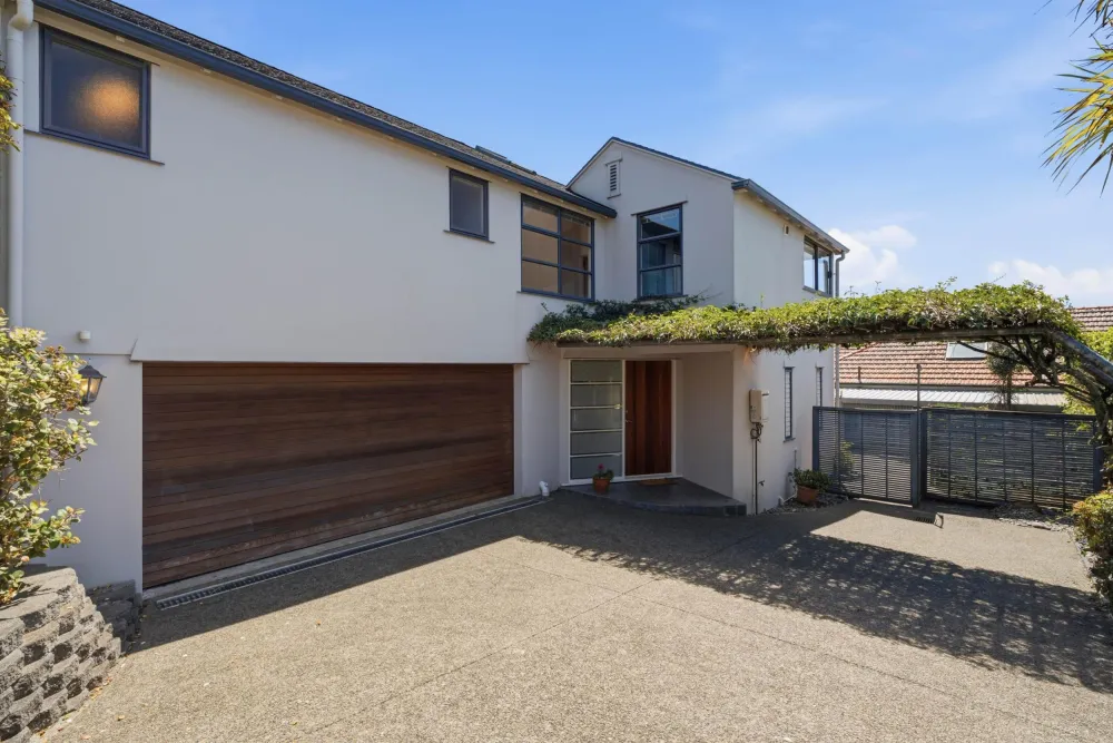 Photos of 100B Coates Avenue