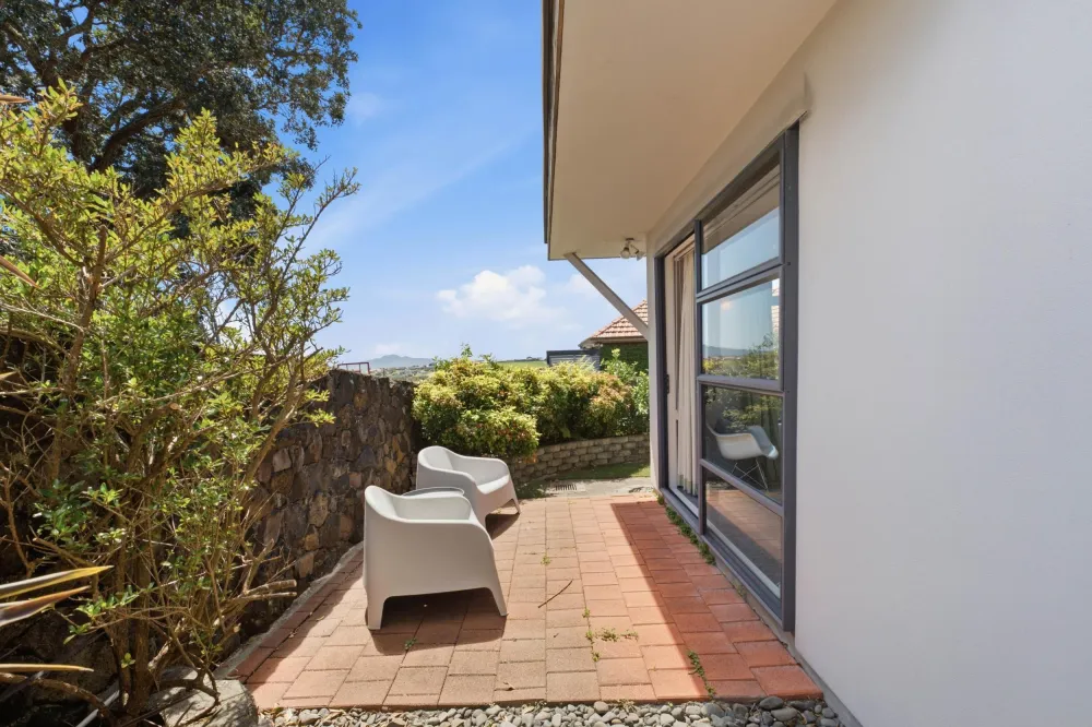 Photos of 100B Coates Avenue