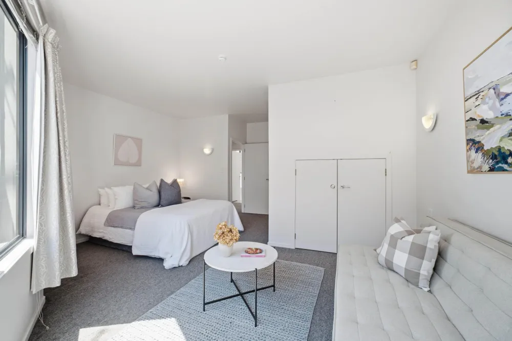 Photos of 100B Coates Avenue