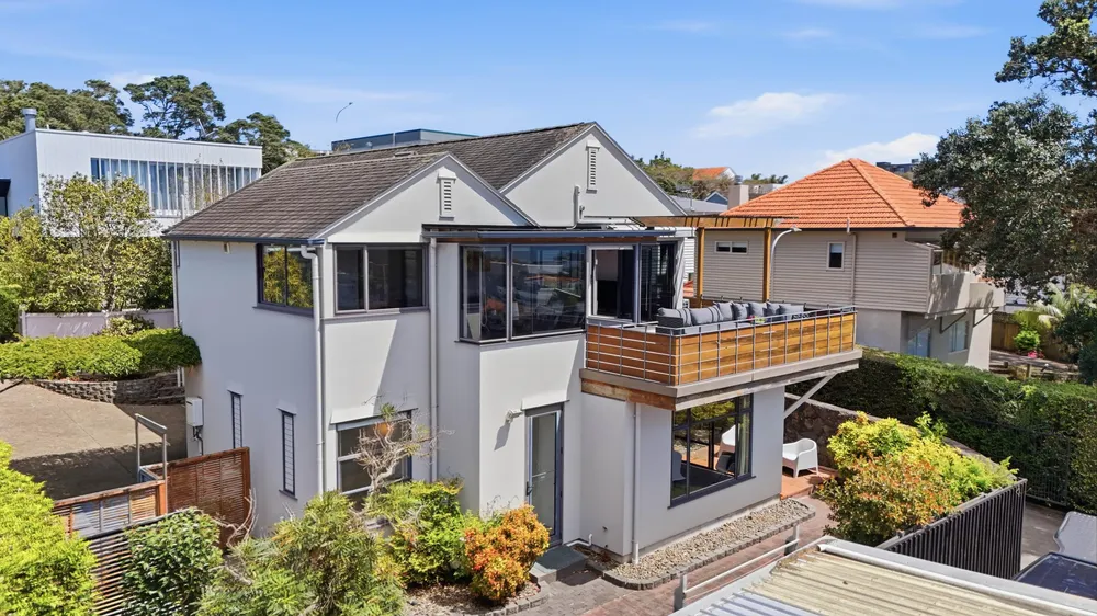 Photos of 100B Coates Avenue