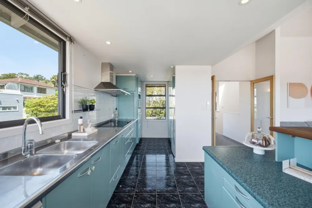 Photos of 100B Coates Avenue