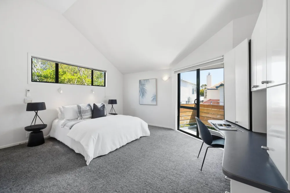 Photos of 100B Coates Avenue