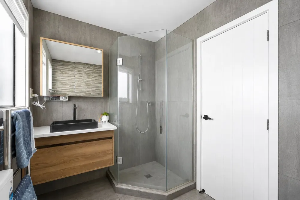 Photos of 33 Trias Road