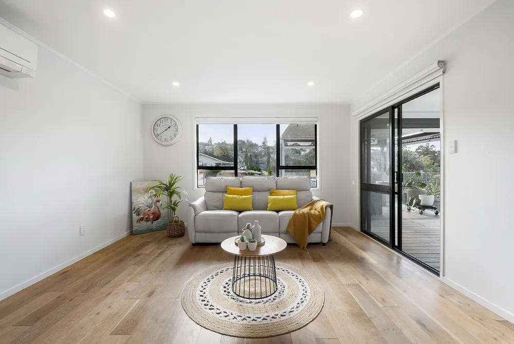 Photos of 33 Trias Road