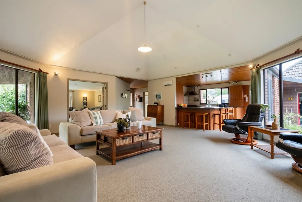 Photos of 119 Paekakariki Hill Road