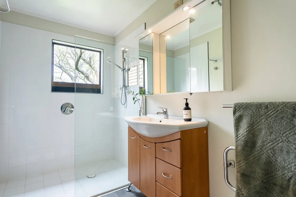 Photos of 119 Paekakariki Hill Road