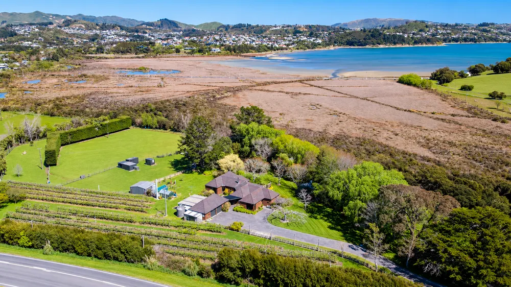 Photos of 119 Paekakariki Hill Road