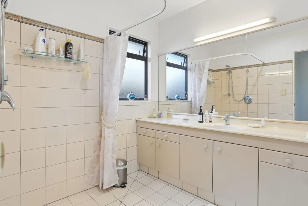 Photos of 192 Levers Road