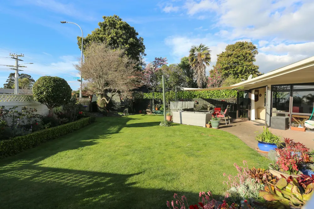 Photos of 192 Levers Road