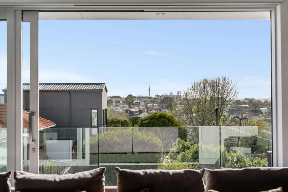 Photos of 43 Godden Crescent
