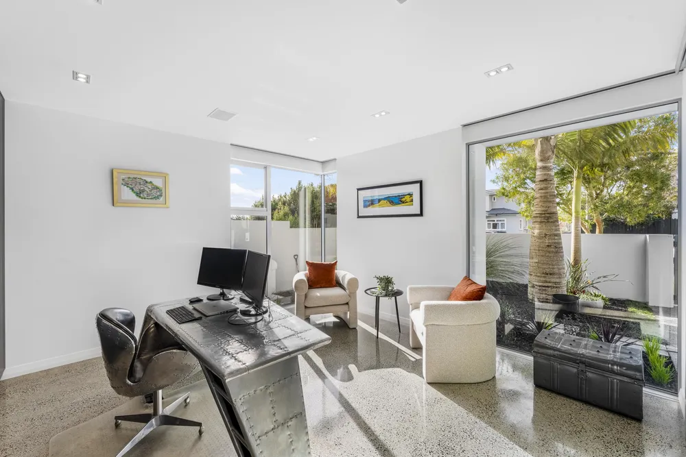 Photos of 43 Godden Crescent