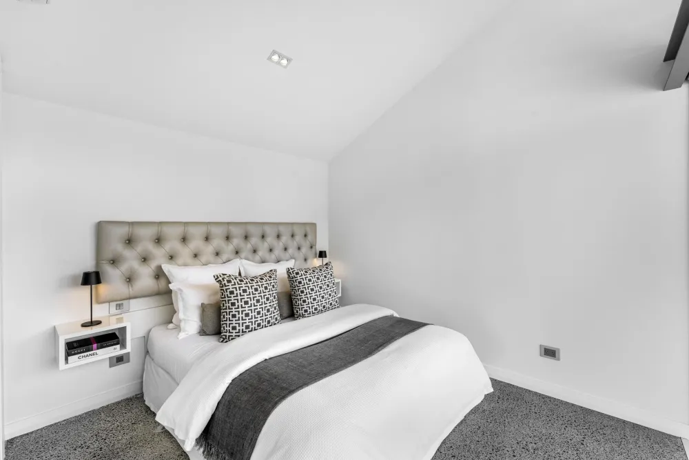 Photos of 43 Godden Crescent