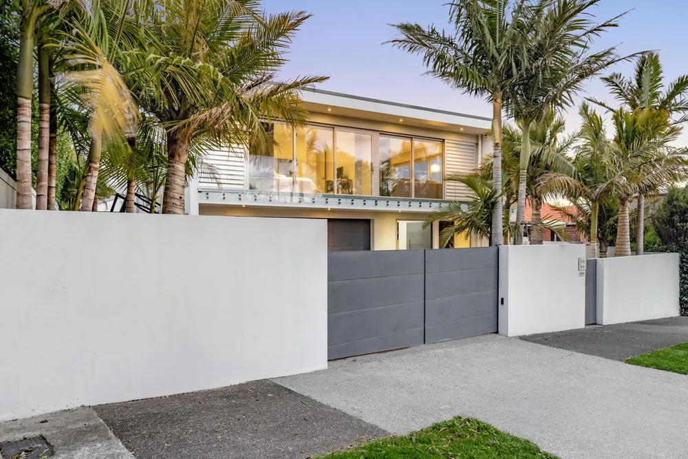 Photos of 43 Godden Crescent