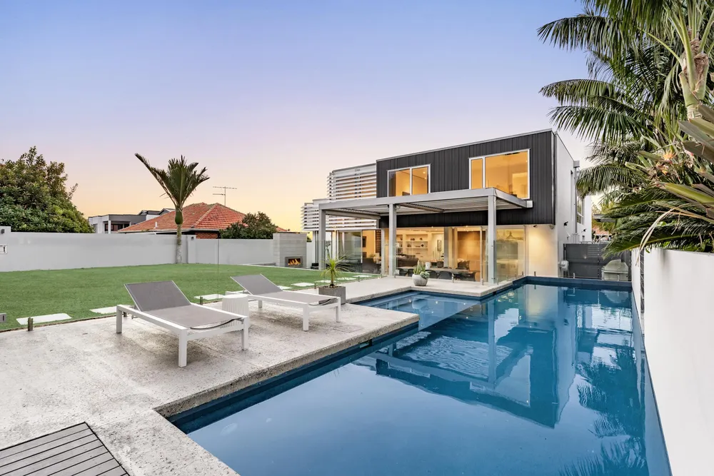 Photos of 43 Godden Crescent