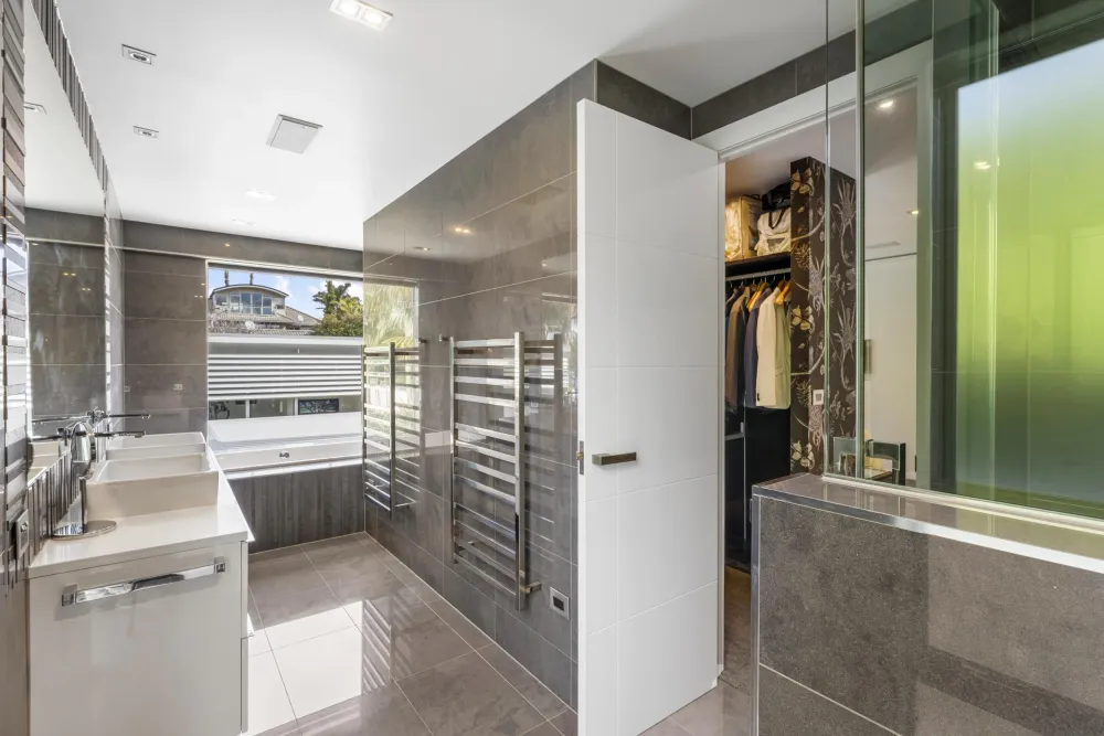 Photos of 43 Godden Crescent