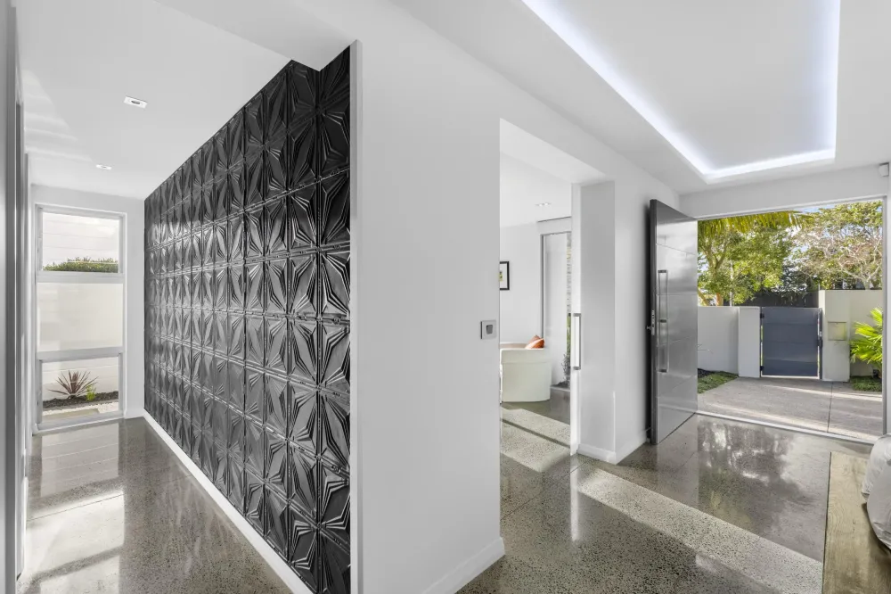Photos of 43 Godden Crescent