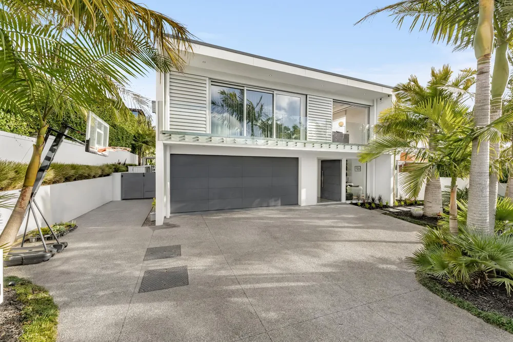 Photos of 43 Godden Crescent