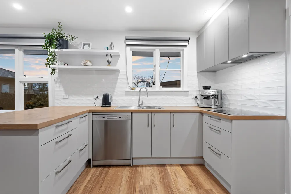 Photos of 12 Emlyn Place