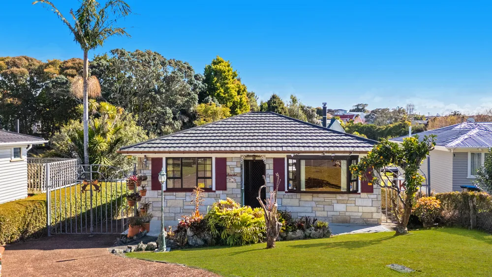 Photos of 11 Eaton Road