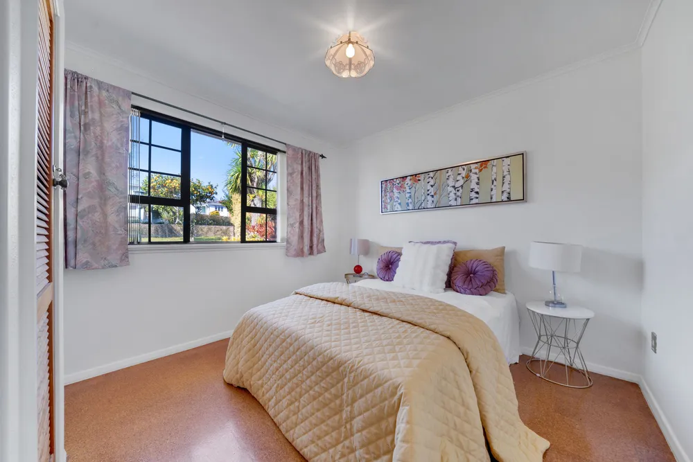 Photos of 11 Eaton Road