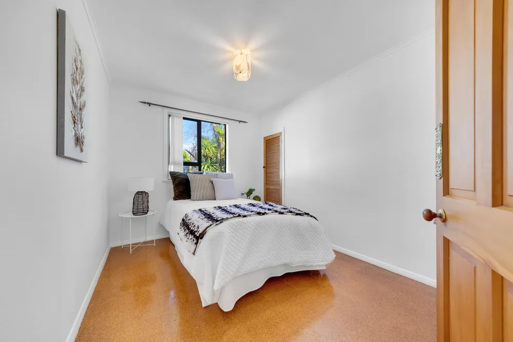Photos of 11 Eaton Road